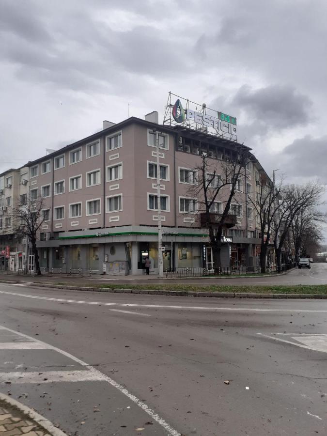 Hotel Роял Шумен Zewnętrze zdjęcie