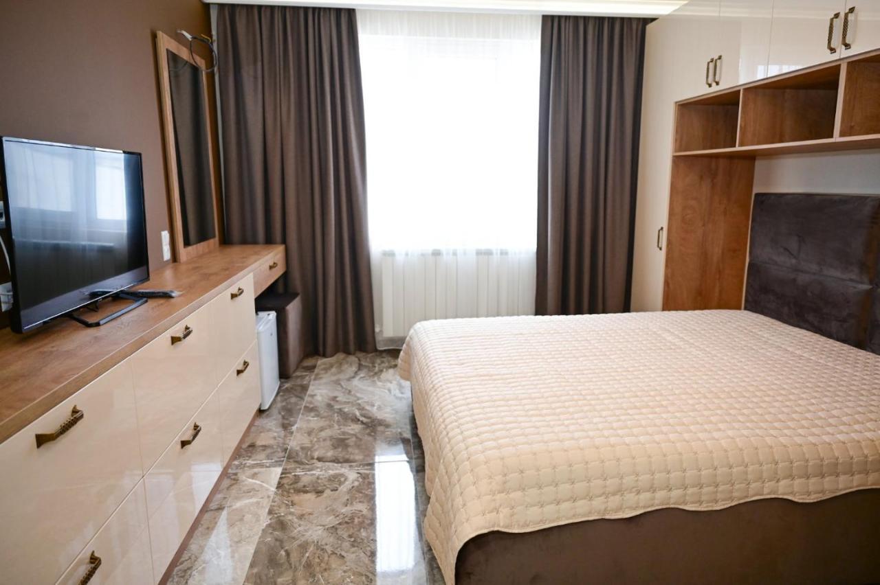 Hotel Роял Шумен Zewnętrze zdjęcie
