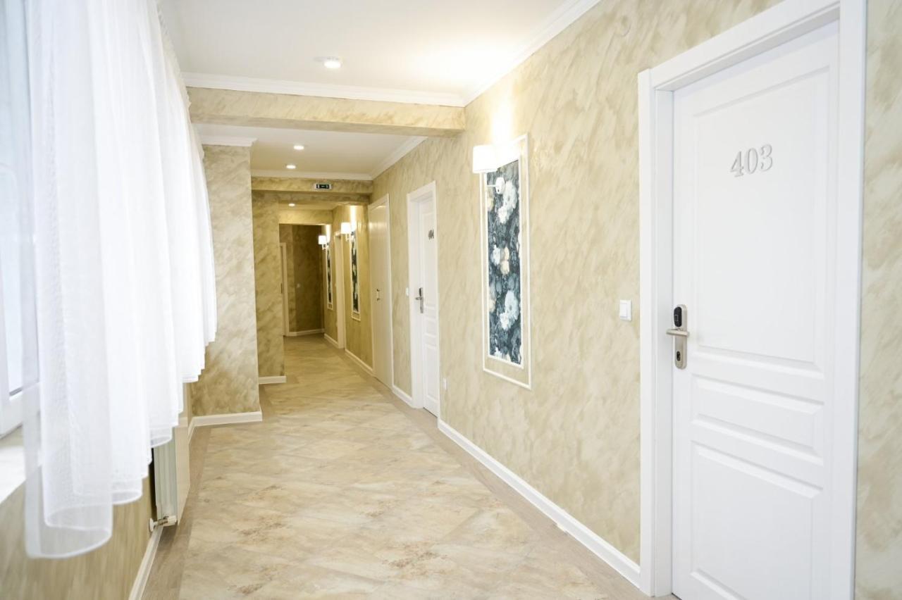 Hotel Роял Шумен Zewnętrze zdjęcie